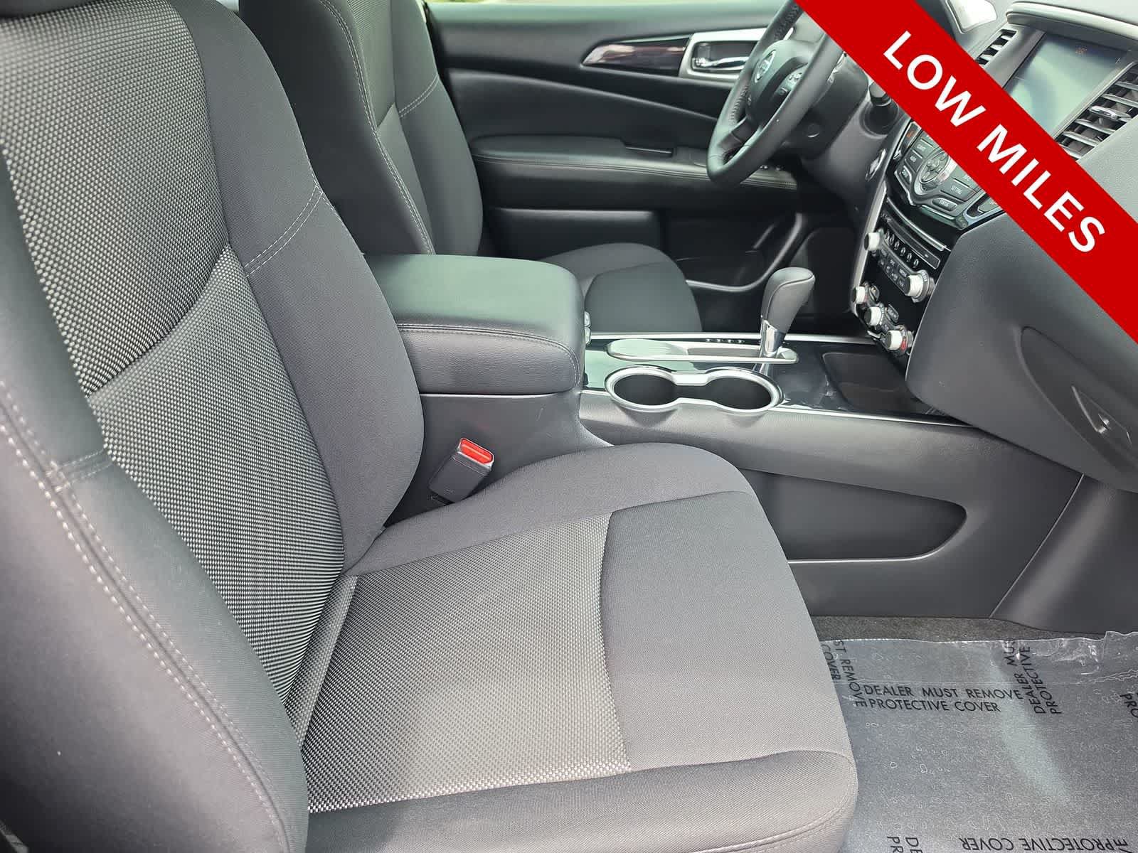 Used 2020 Nissan Pathfinder SV FWD image 18