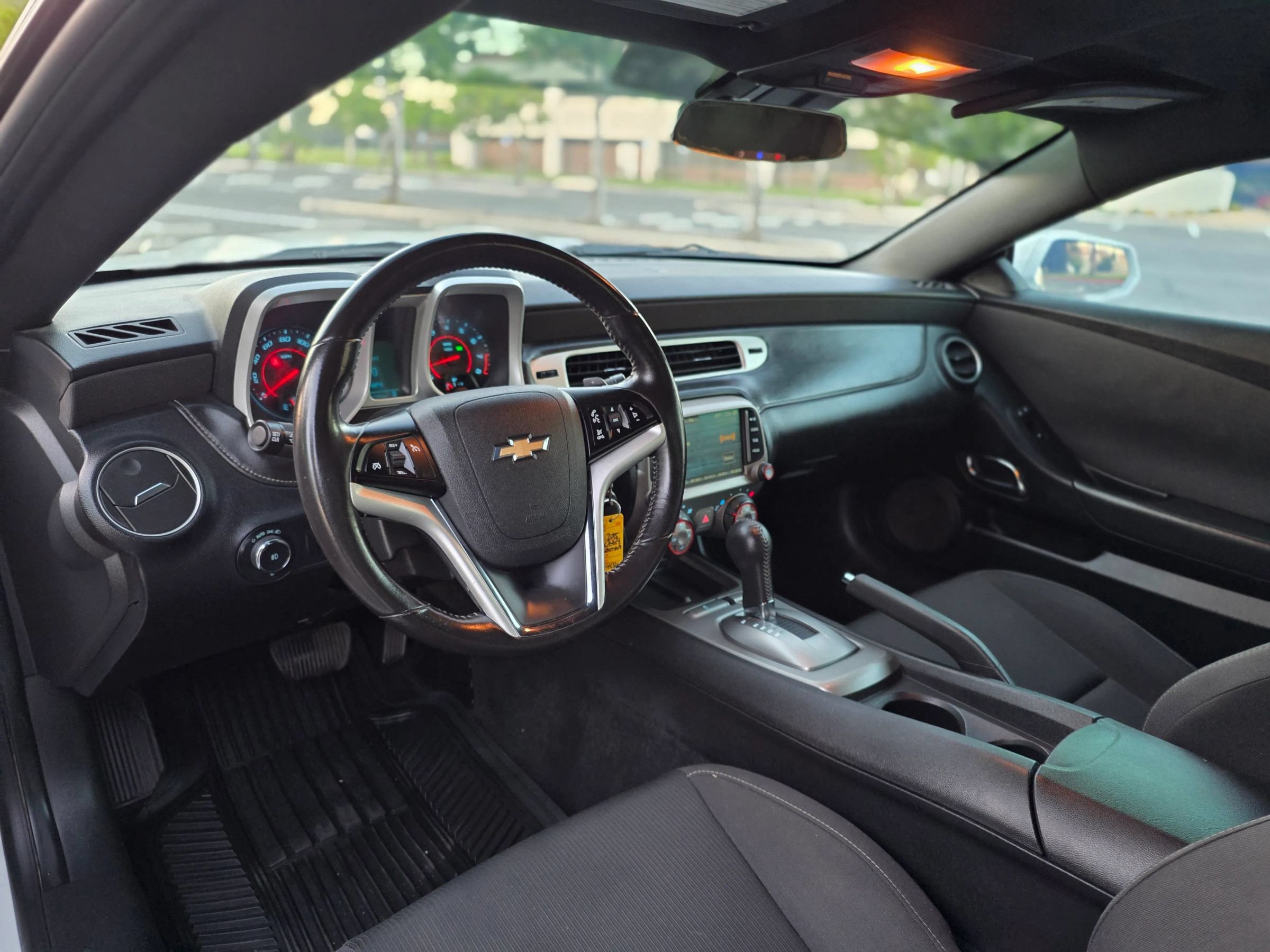 Used 2015 Chevrolet Camaro LT RWD image 14