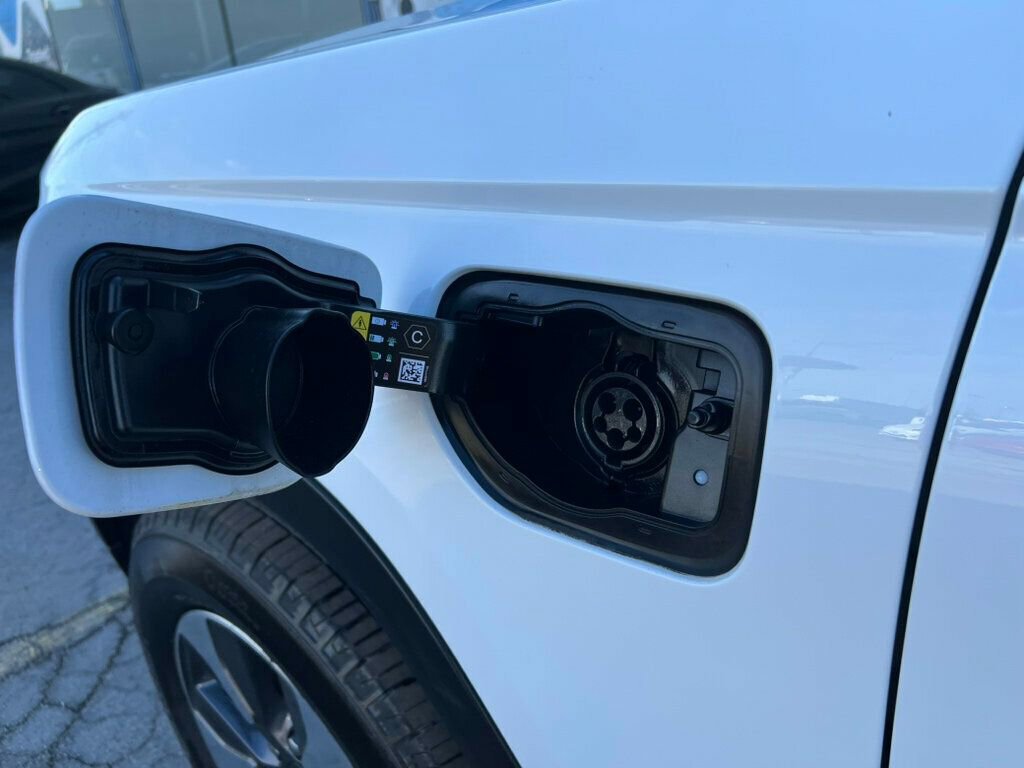 Used 2022 Jeep Grand Cherokee Limited 4xe w/ Luxury Tech Group II image 36