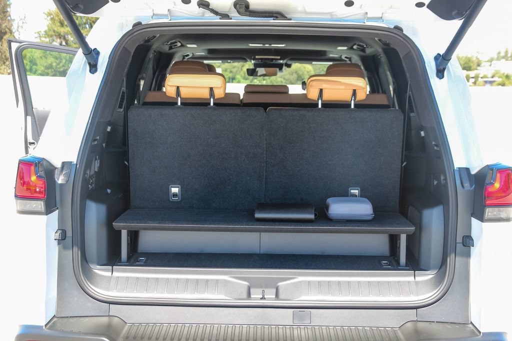 New 2026 Lexus LX 700h Luxury AWD/4WD image 23