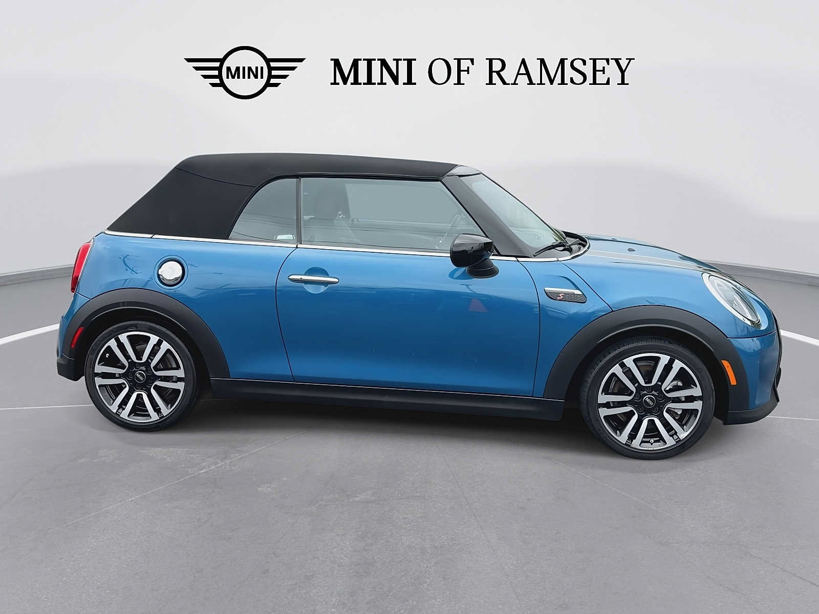 Used 2023 MINI Cooper S FWD image 9