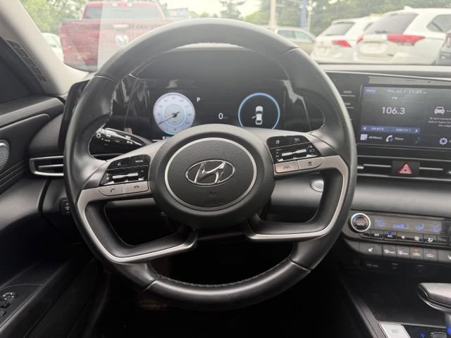 Used 2022 Hyundai Elantra SEL w/ Convenience + Premium Package FWD image 19
