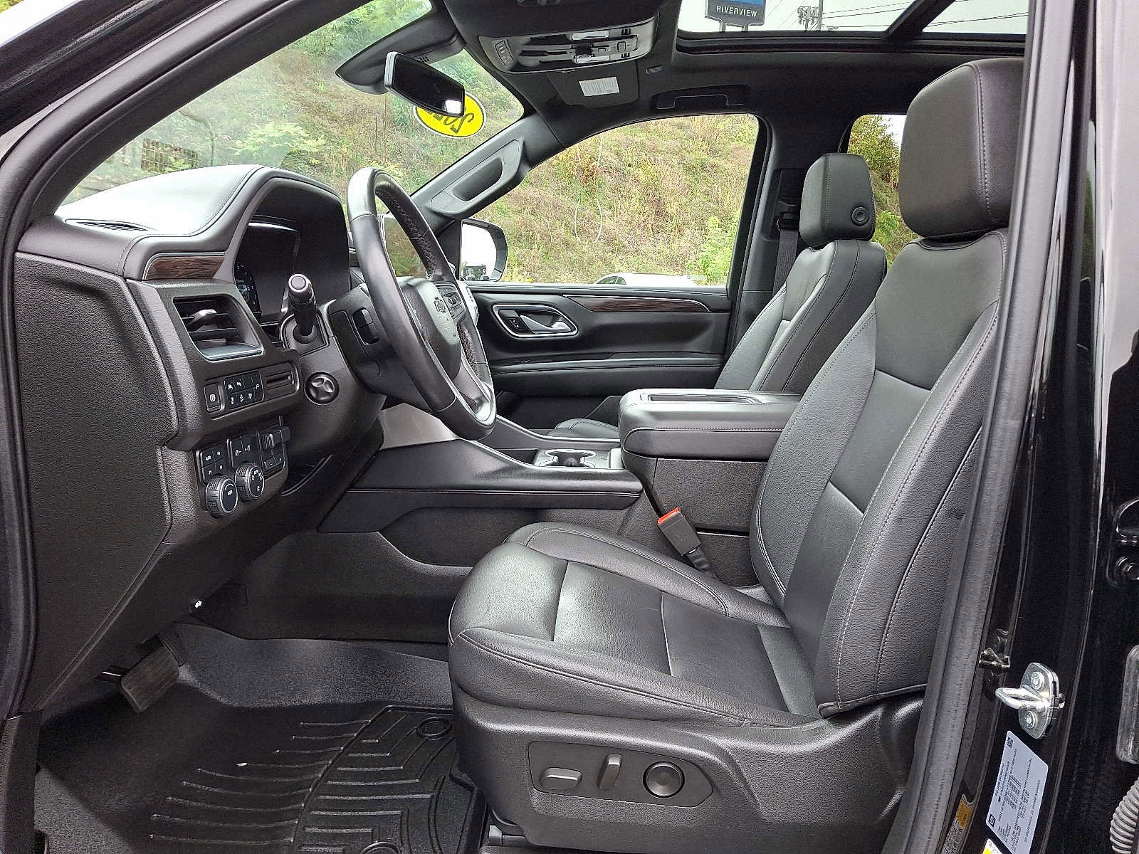 Used 2022 Chevrolet Tahoe Z71 w/ Luxury Package image 16