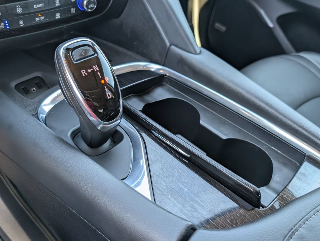 Used 2019 Buick Enclave Avenir w/ Avenir Technology Package AWD/4WD image 30