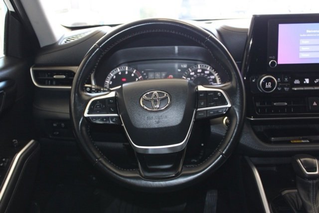 Used 2023 Toyota Highlander L image 22