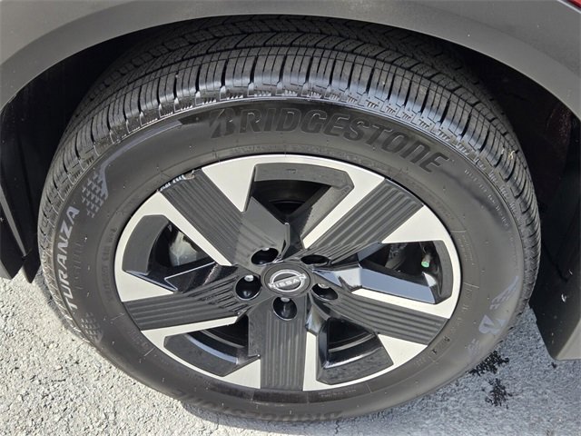 Used 2025 Nissan Kicks SV image 14