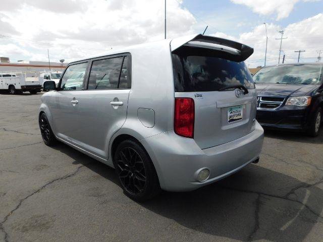 Used 2008 Scion xB FWD image 5