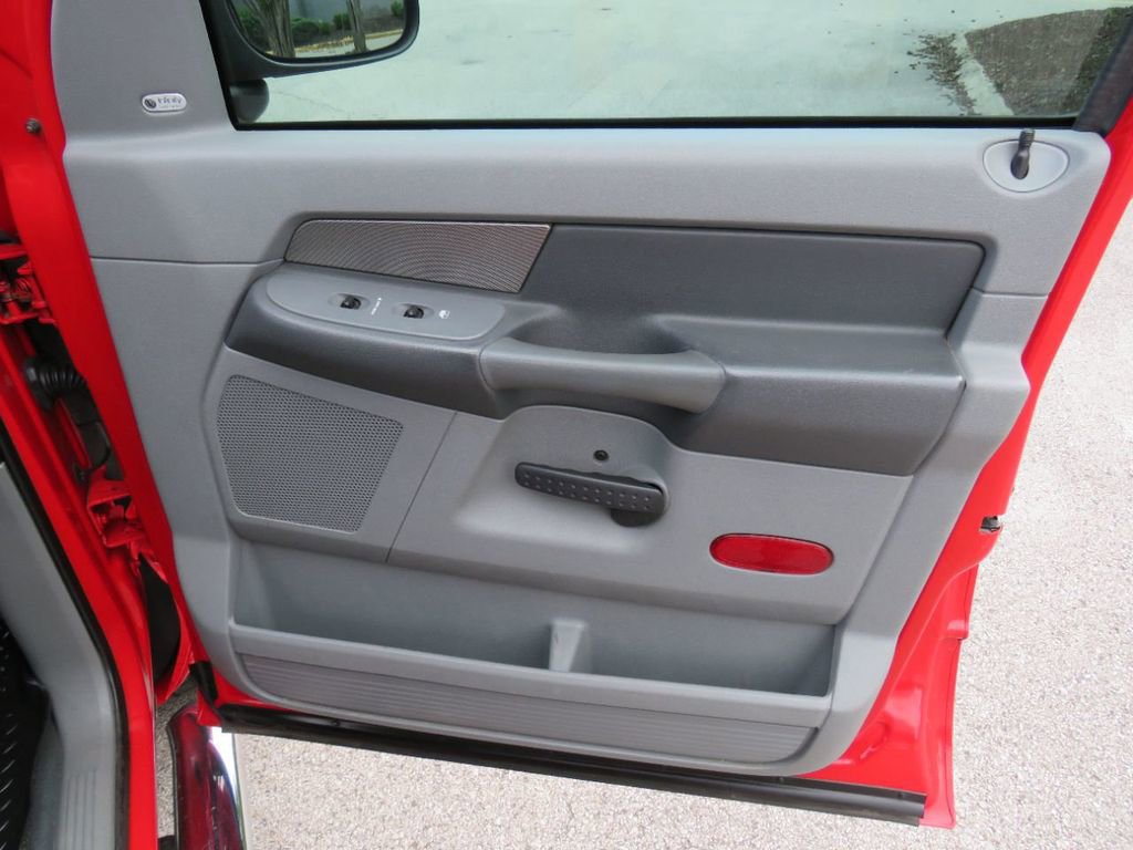 Used 2007 Dodge Ram 1500 Truck SLT image 14