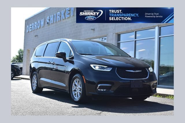 Used 2024 Chrysler Pacifica Touring-L FWD image 1