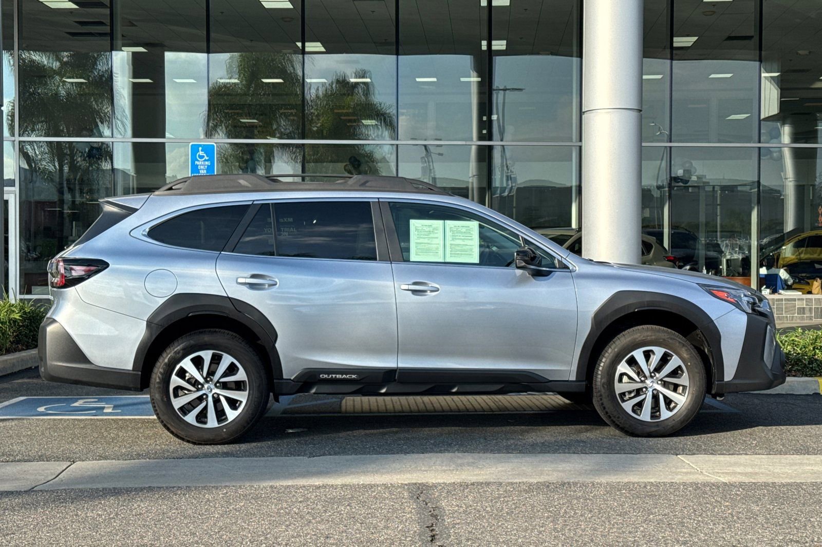 Certified 2025 Subaru Outback Premium image 3