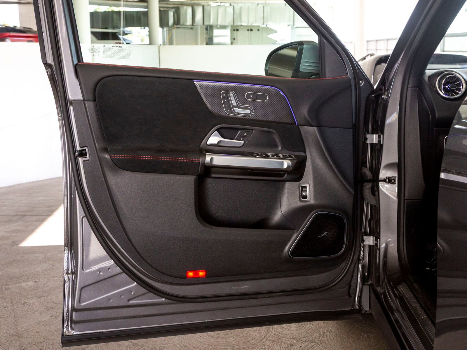 New 2025 Mercedes-Benz GLB 35 AMG 4MATIC image 15