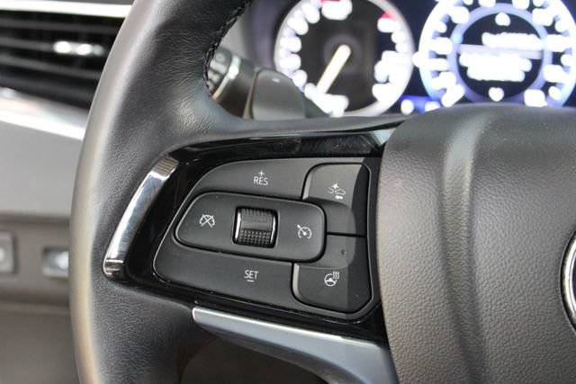 Used 2022 Buick Enclave Avenir w/ Avenir Technology Package AWD/4WD image 16