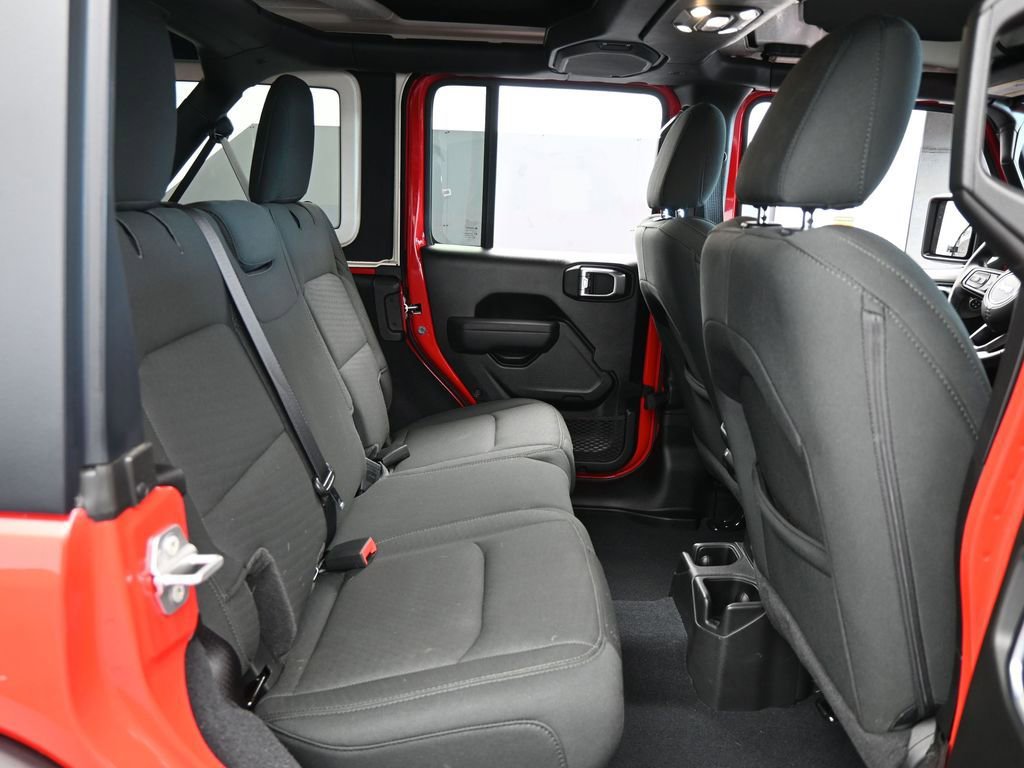 Used 2022 Jeep Wrangler Unlimited Sport image 45