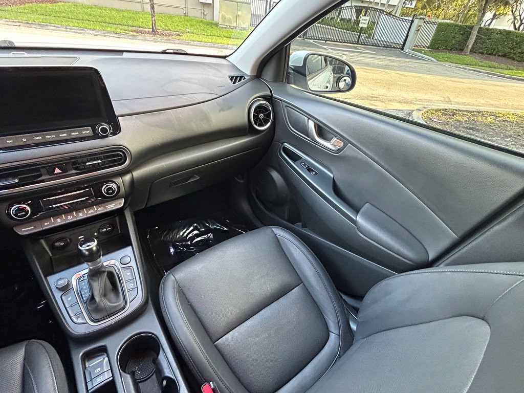 Used 2022 Hyundai Kona Limited FWD image 11
