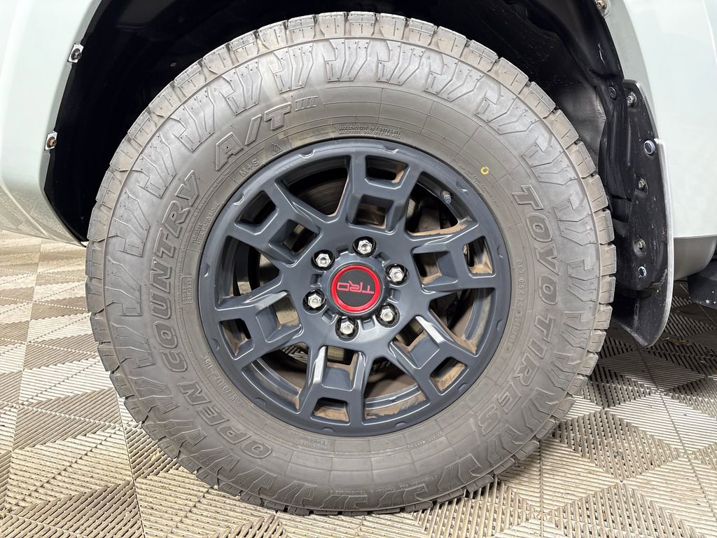 Used 2022 Toyota 4Runner TRD Off-Road AWD/4WD image 12