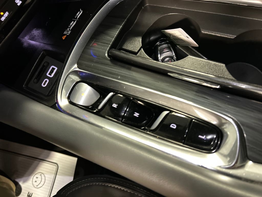 Used 2023 Buick Enclave Essence FWD image 20