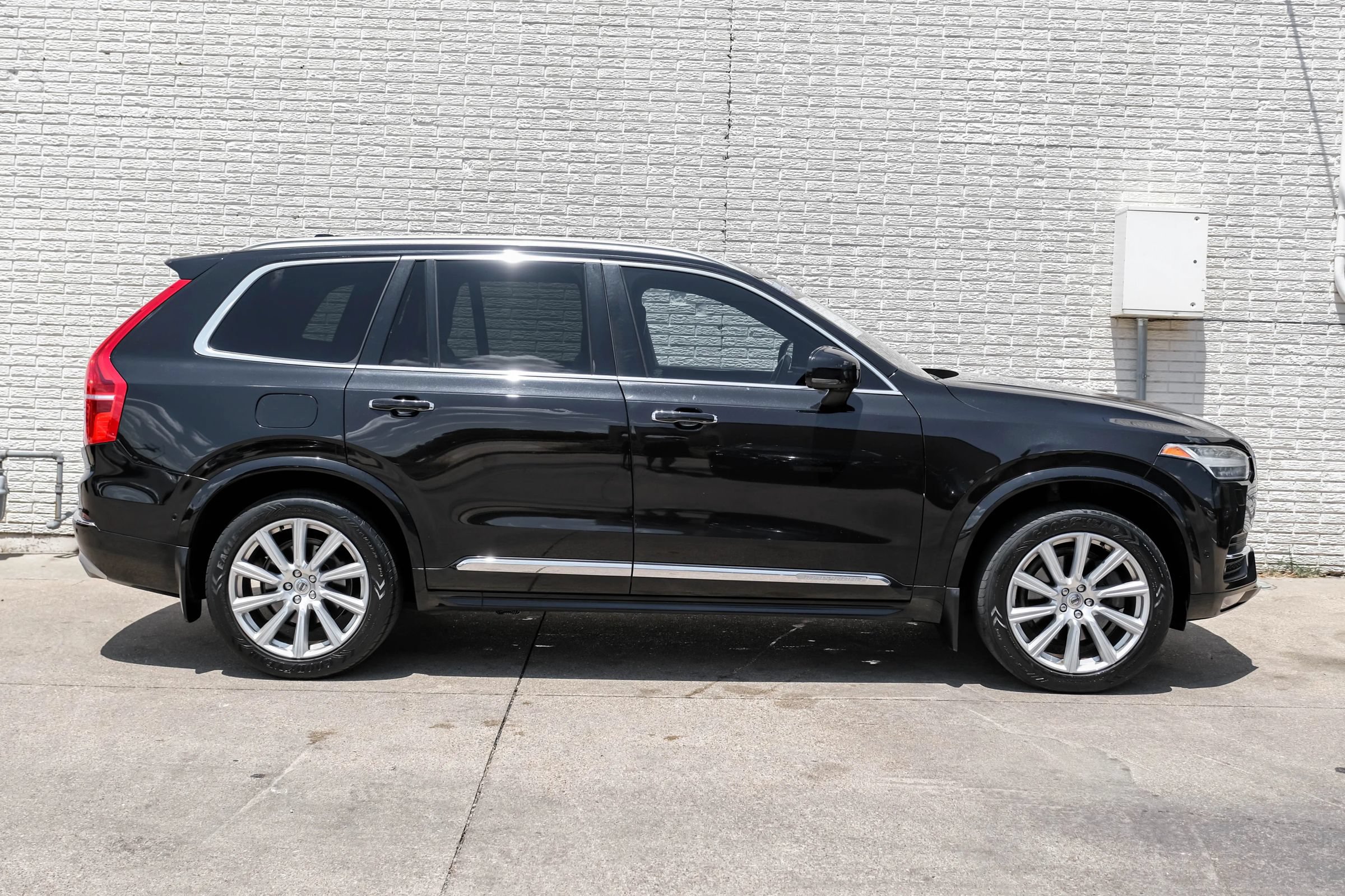 Used 2017 Volvo XC90 T6 Inscription w/ Vision Package AWD/4WD image 7