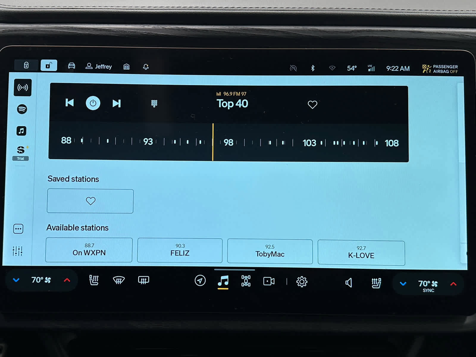 Used 2024 Rivian R1S Adventure image 33