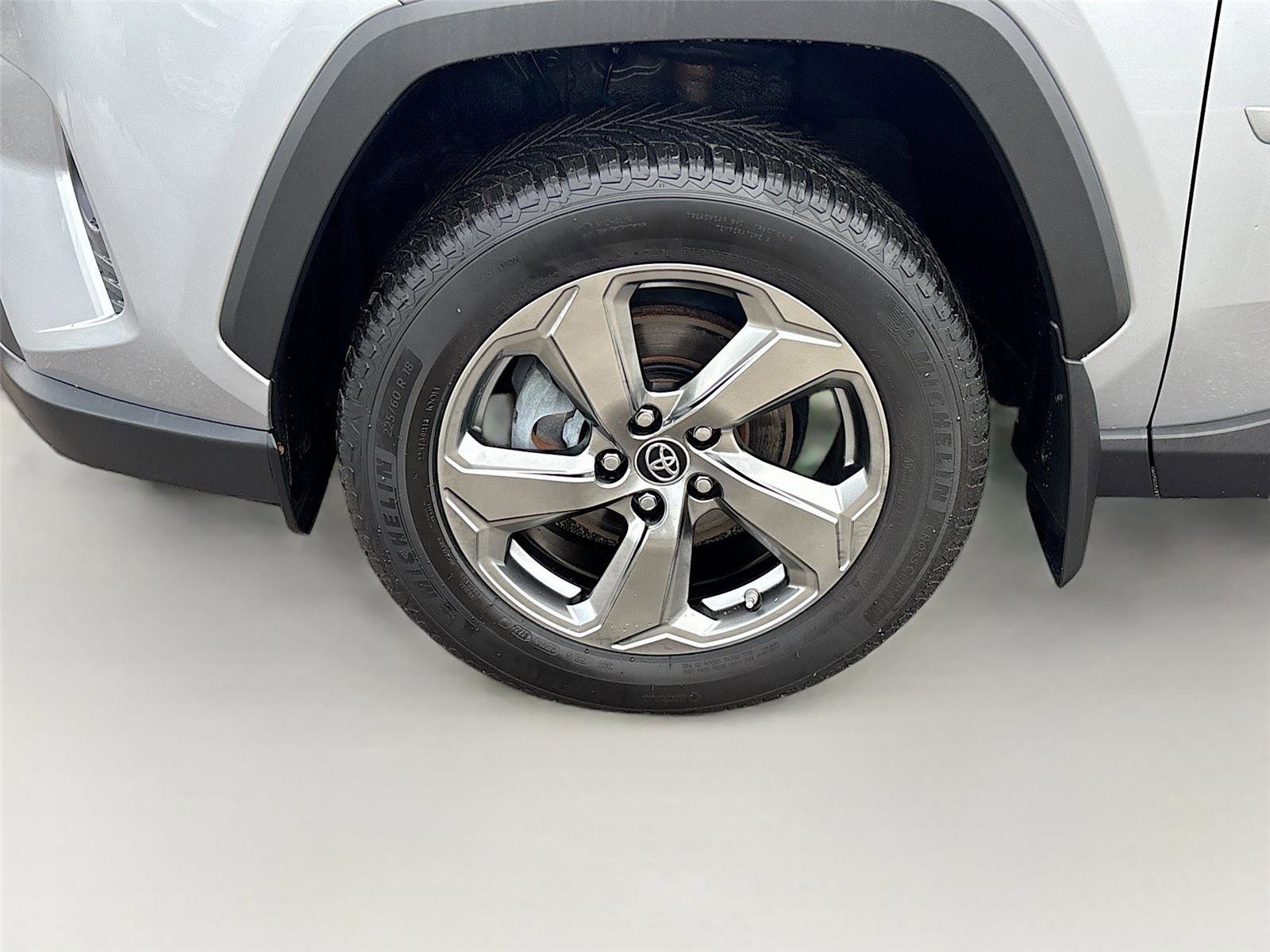Used 2019 Toyota RAV4 Limited w/ Carpet Mat Package AWD/4WD image 33
