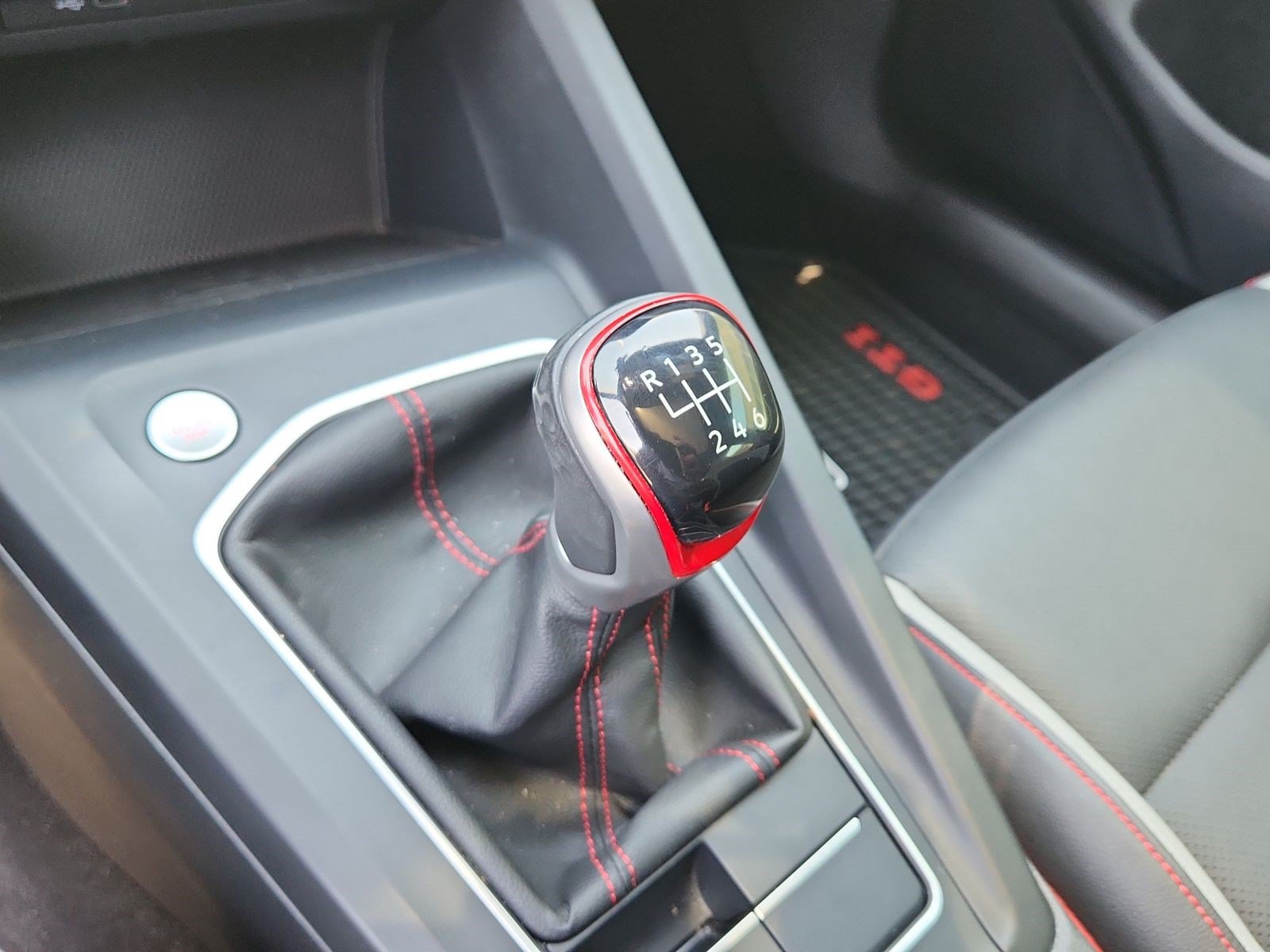 Used 2022 Volkswagen GTI Autobahn FWD image 24