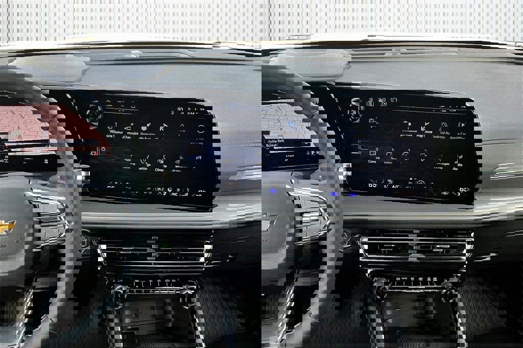 New 2026 Chevrolet Traverse LT w/ Driver Confidence Package image 4