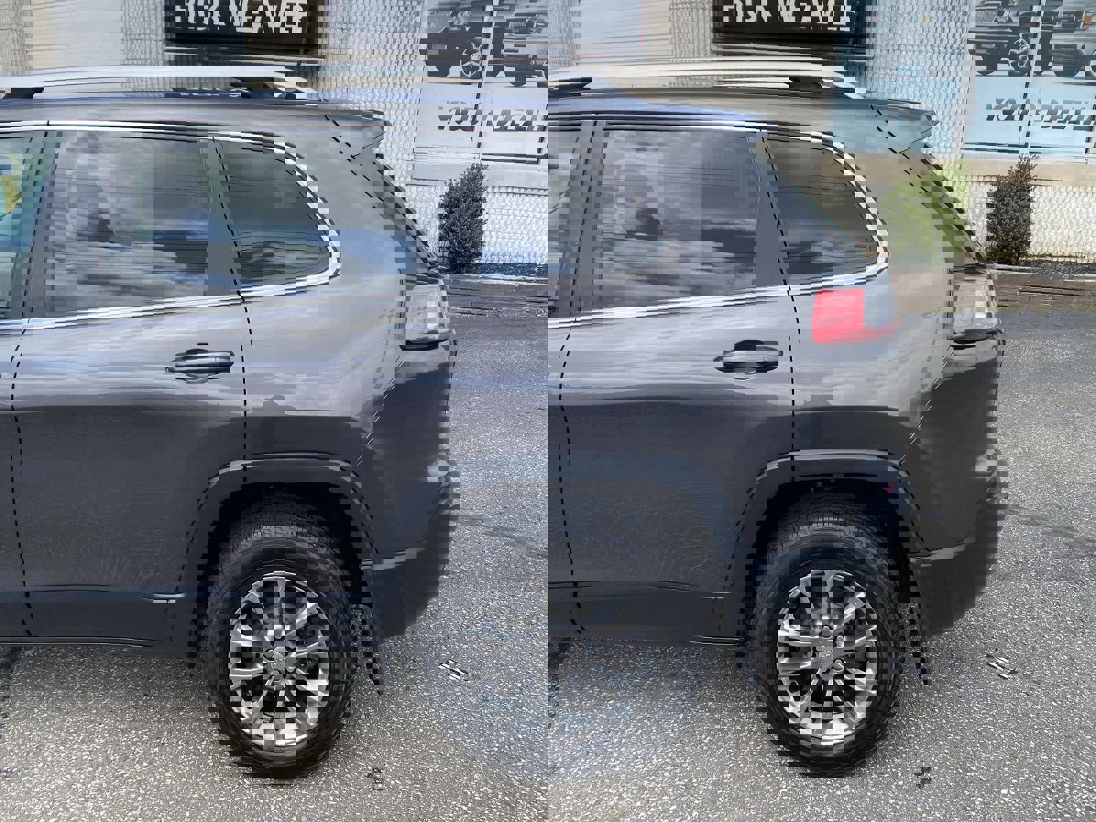 Used 2020 Jeep Cherokee Latitude Plus w/ Cold Weather Group image 5