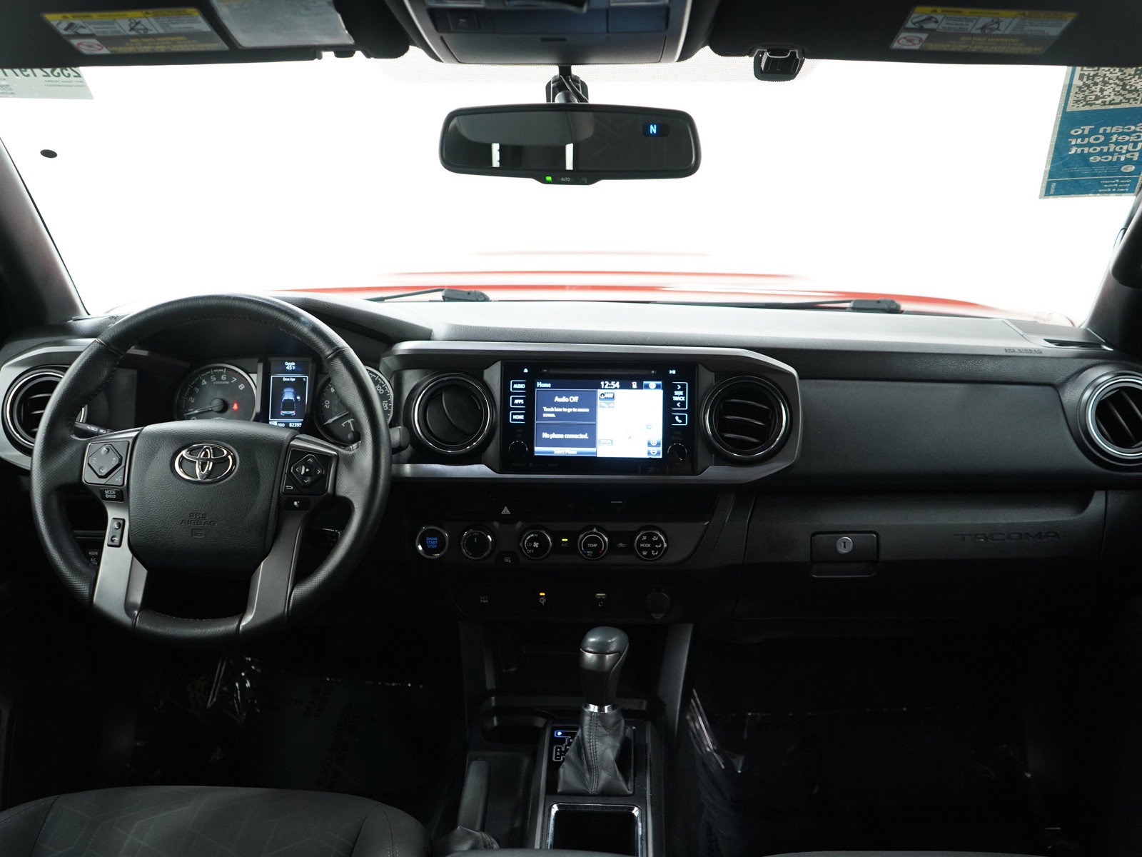 Used 2017 Toyota Tacoma TRD Sport w/ Tow Package (A/T) image 13