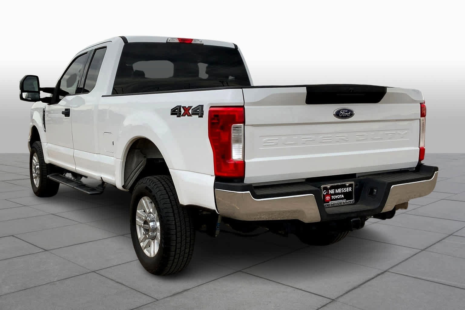 Used 2019 Ford F250 XLT w/ Camper Package AWD/4WD image 12