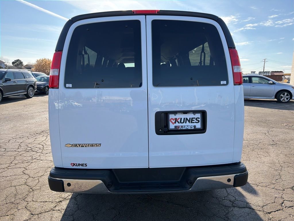 Used 2024 Chevrolet Express 3500 LS w/ Chrome Appearance Package image 5