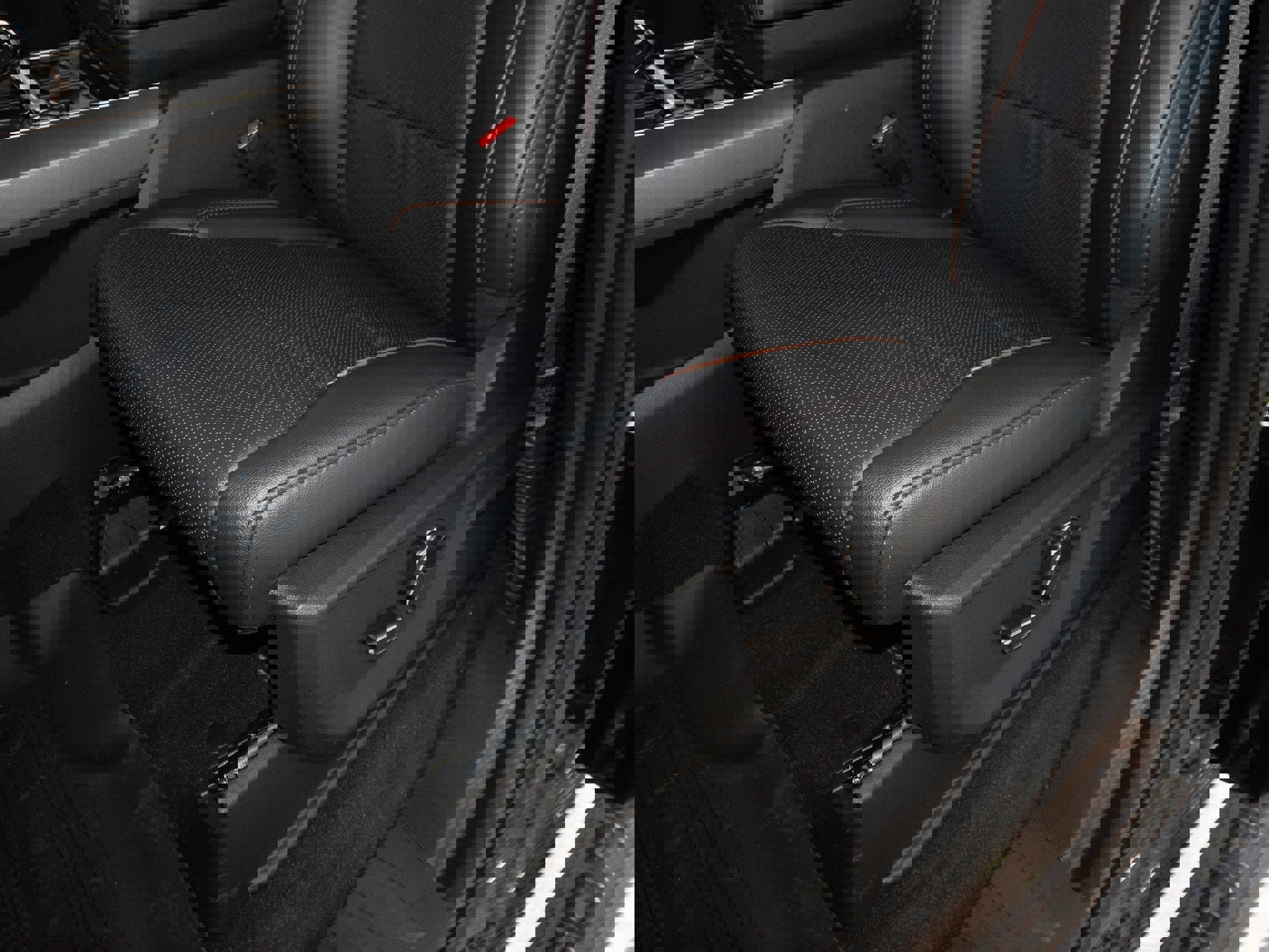 New 2025 Ford F150 Lariat w/ Equipment Group 502A High image 25