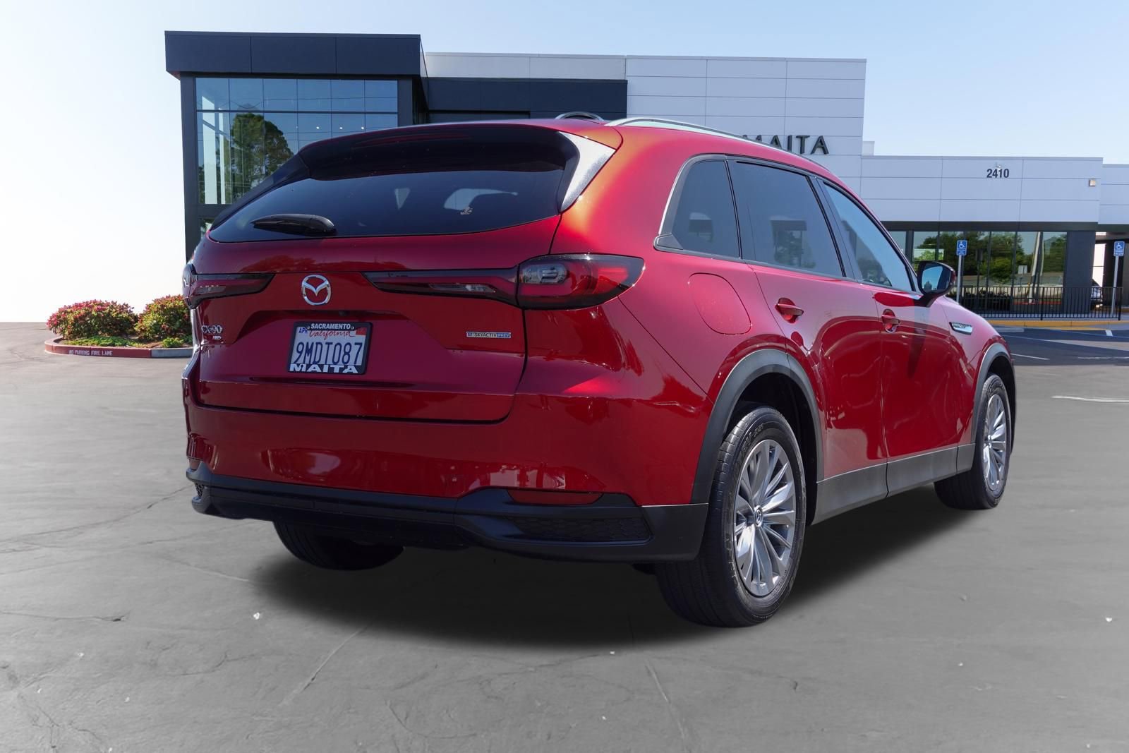 Certified 2024 MAZDA CX-90 Plug-In Hybrid w/ Preferred AWD/4WD image 4