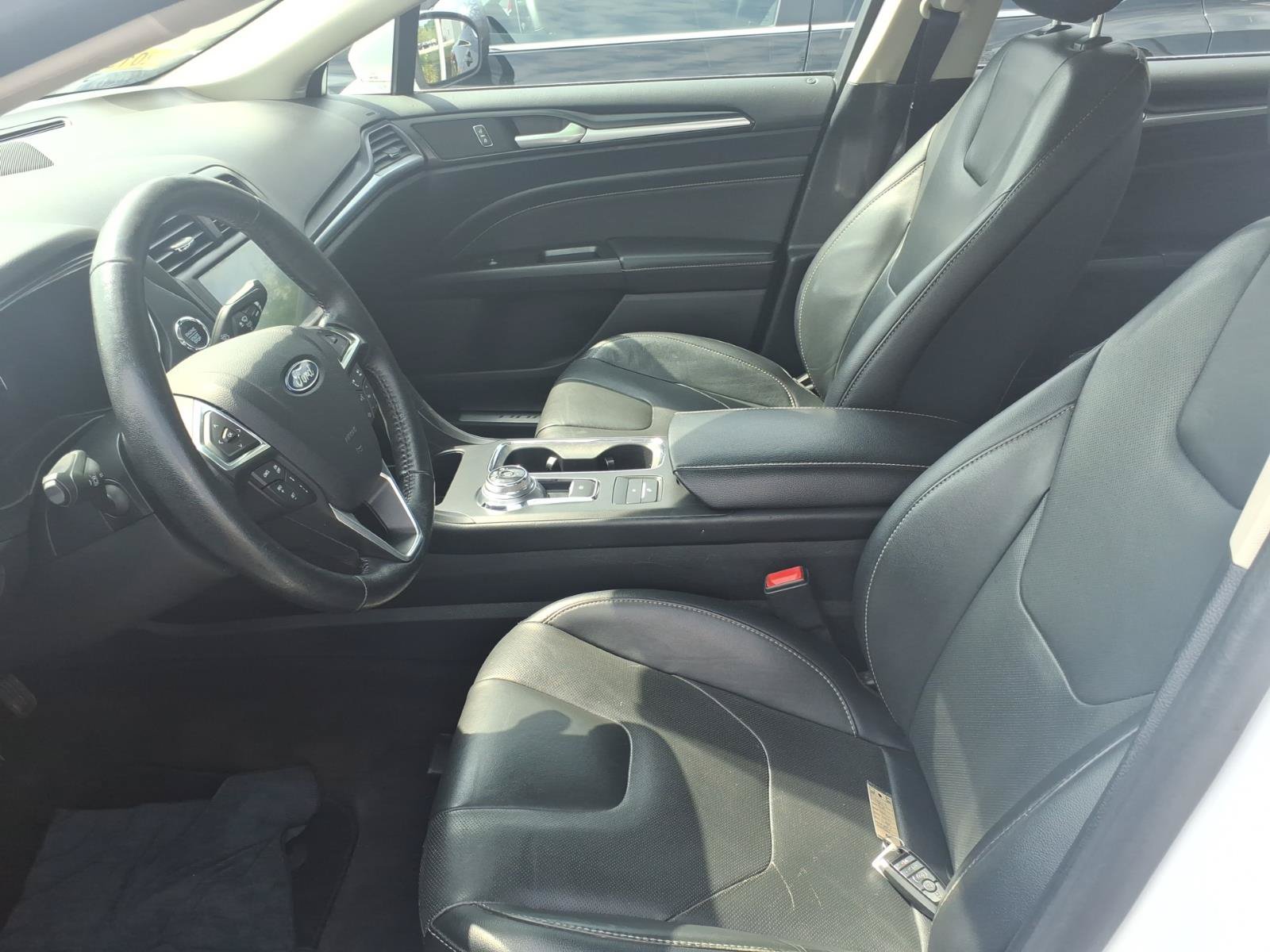 Used 2019 Ford Fusion Energi Titanium FWD image 7