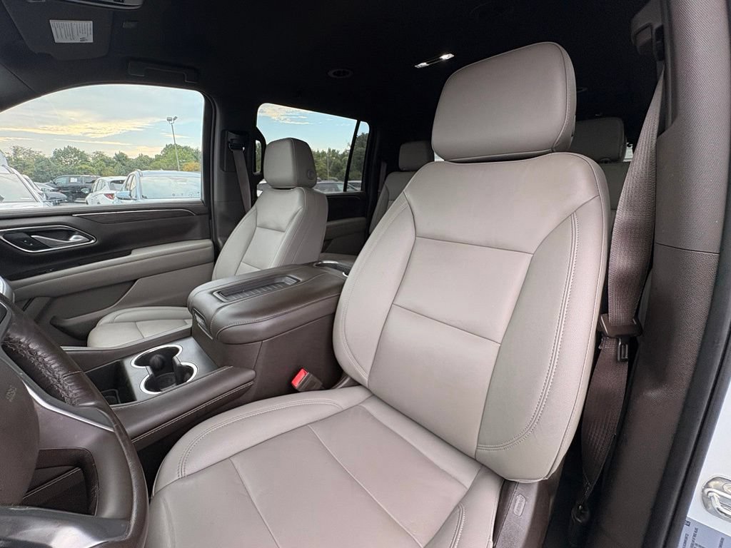Used 2022 Chevrolet Suburban LT w/ Luxury Package AWD/4WD image 22