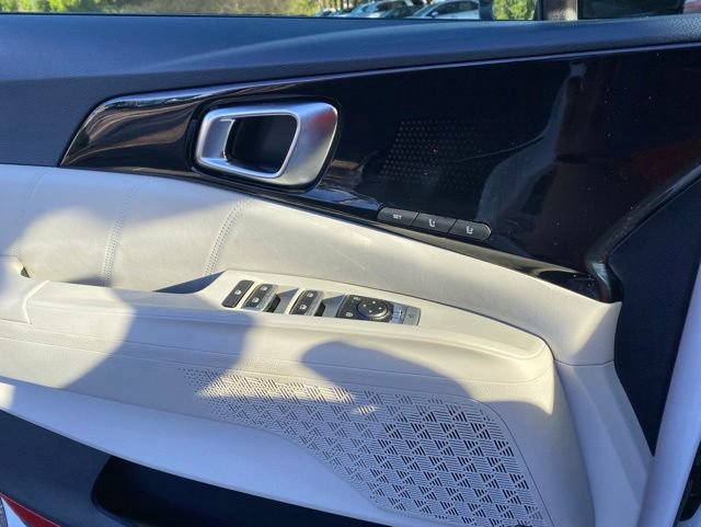 Used 2025 Kia Carnival SX Prestige FWD image 18