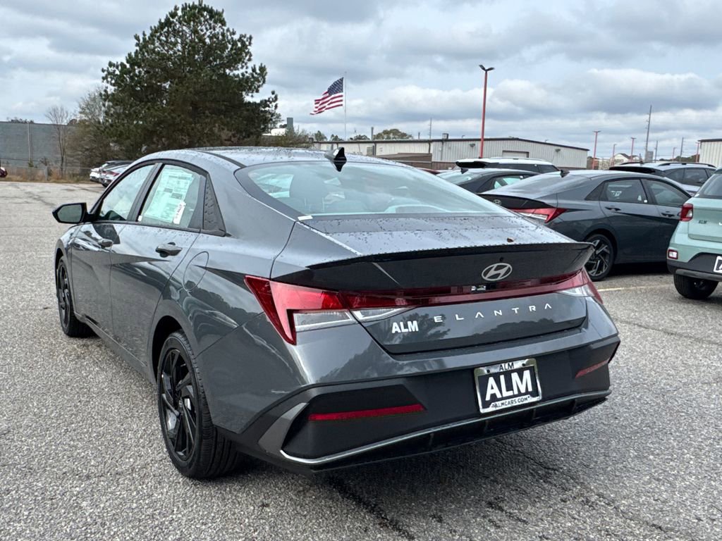 New 2026 Hyundai Elantra Sport image 3