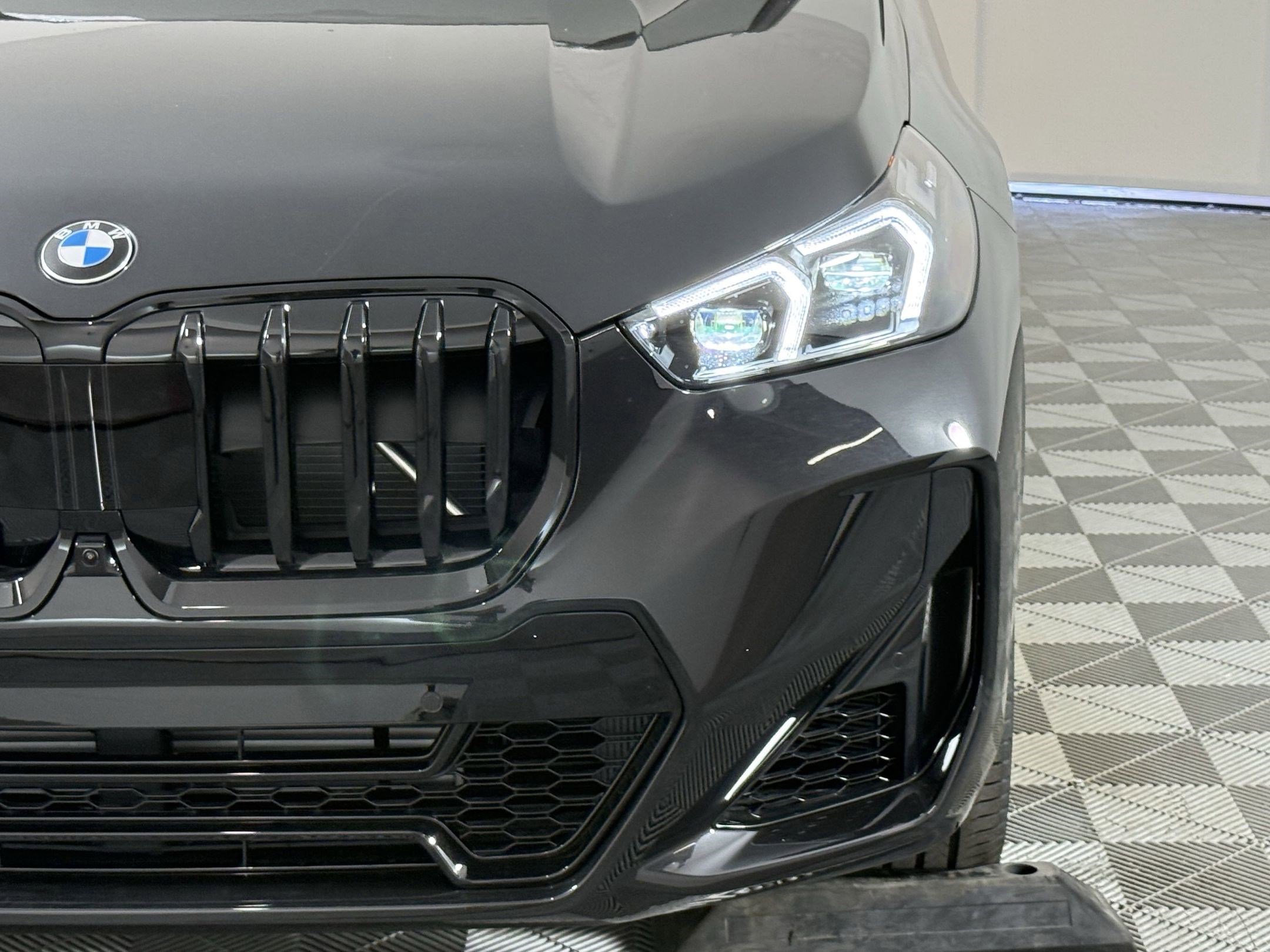 Used 2025 BMW X1 xDrive28i w/ Technology Package image 9