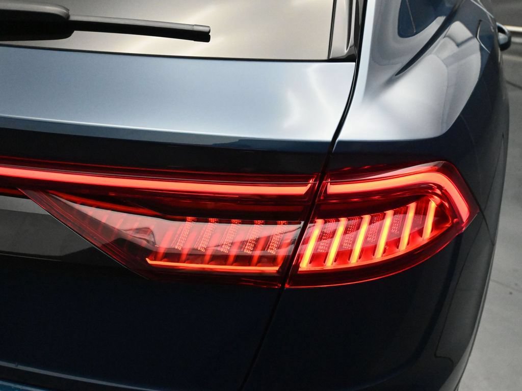 Used 2022 Audi SQ8 Prestige AWD/4WD image 13