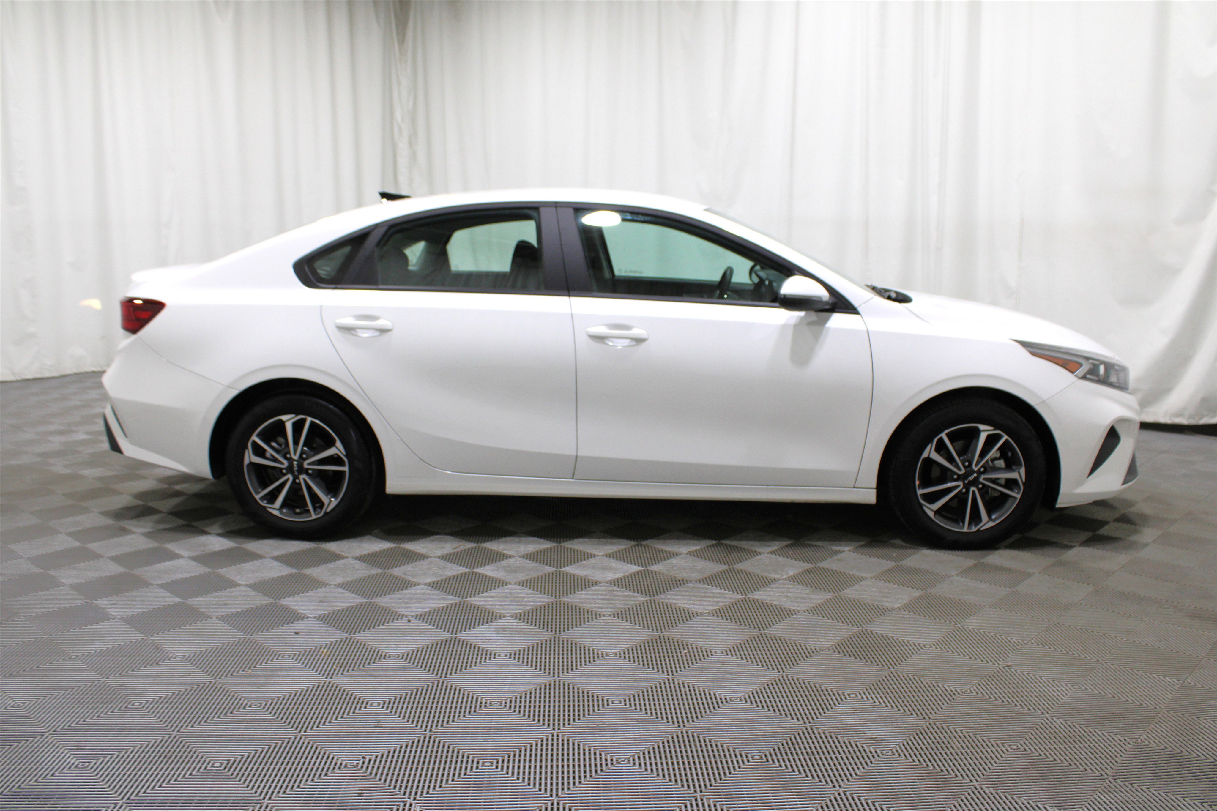 Used 2023 Kia Forte LXS w/ LXS Technology Package FWD image 25