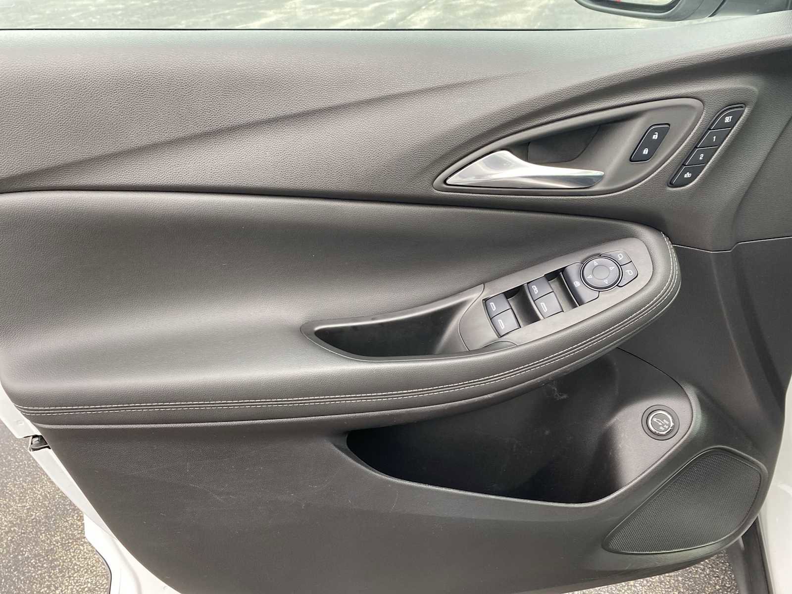 Used 2023 Buick Encore GX Essence w/ Experience Buick Package image 28