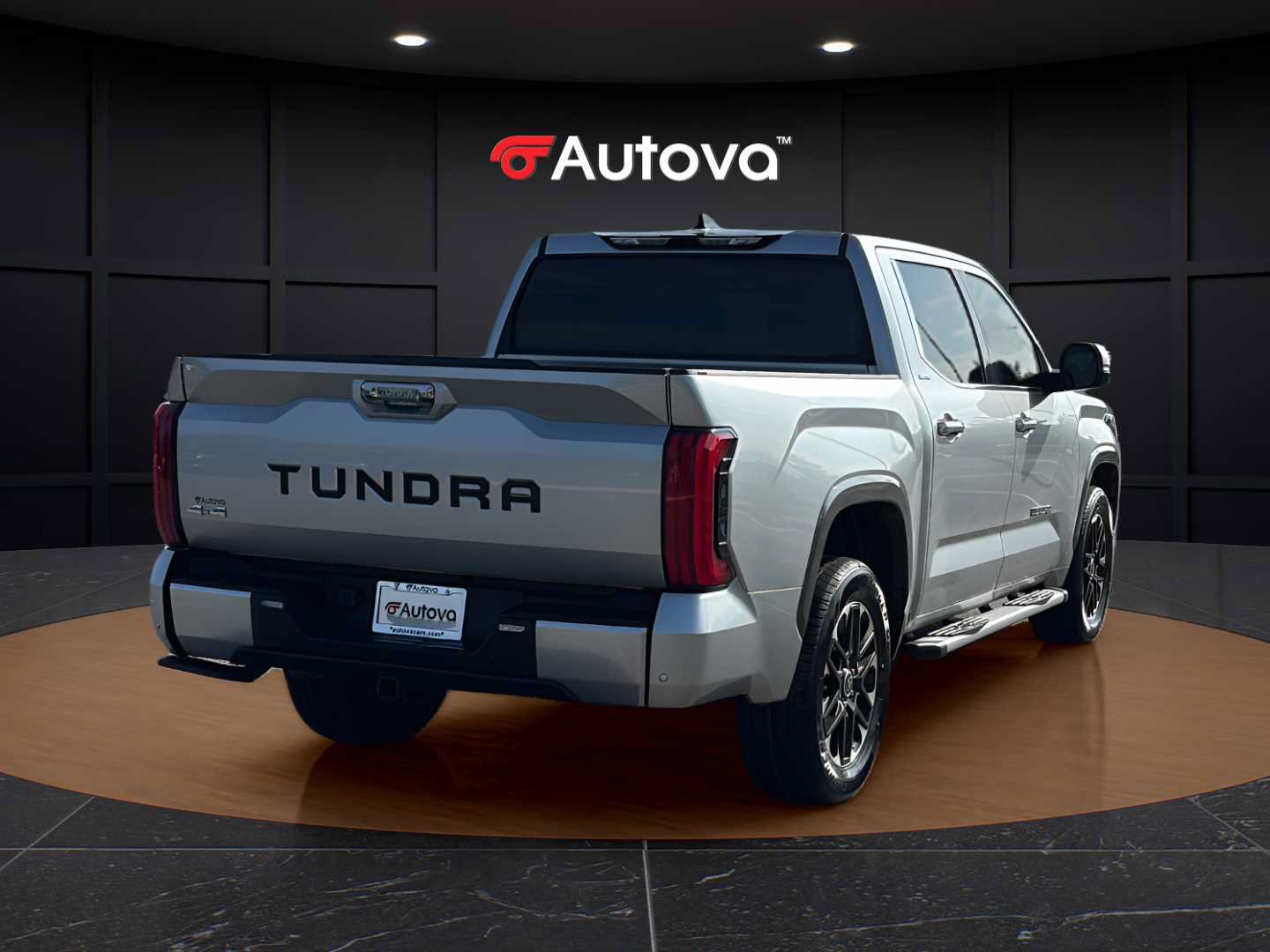 Used 2023 Toyota Tundra Limited w/ Power Package AWD/4WD image 5