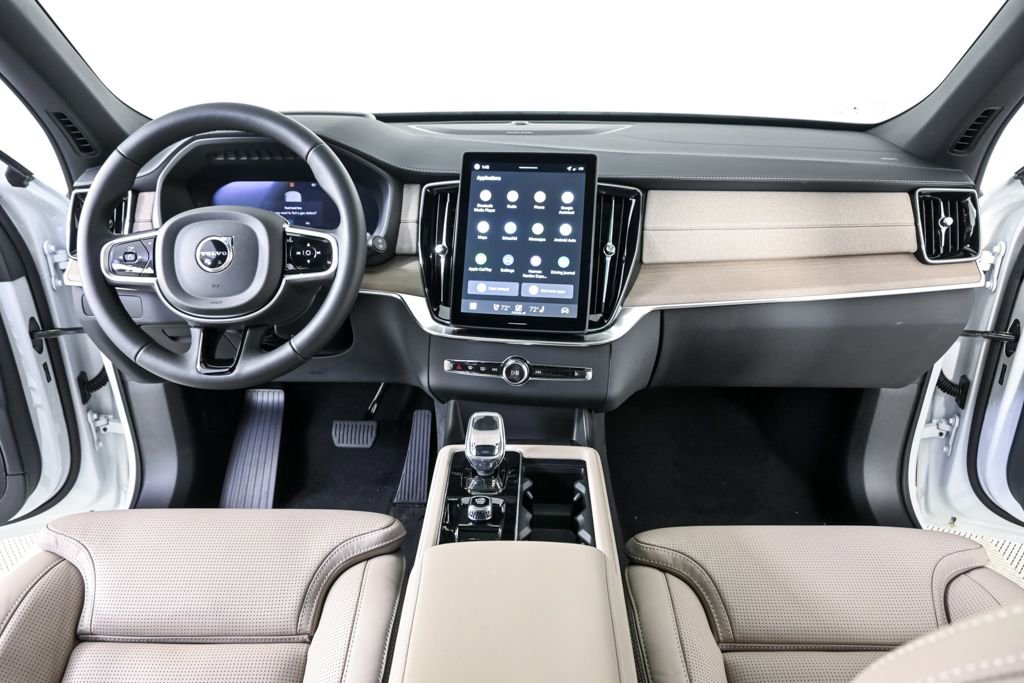 New 2026 Volvo XC90 B5 Ultra w/ Protection Package image 18