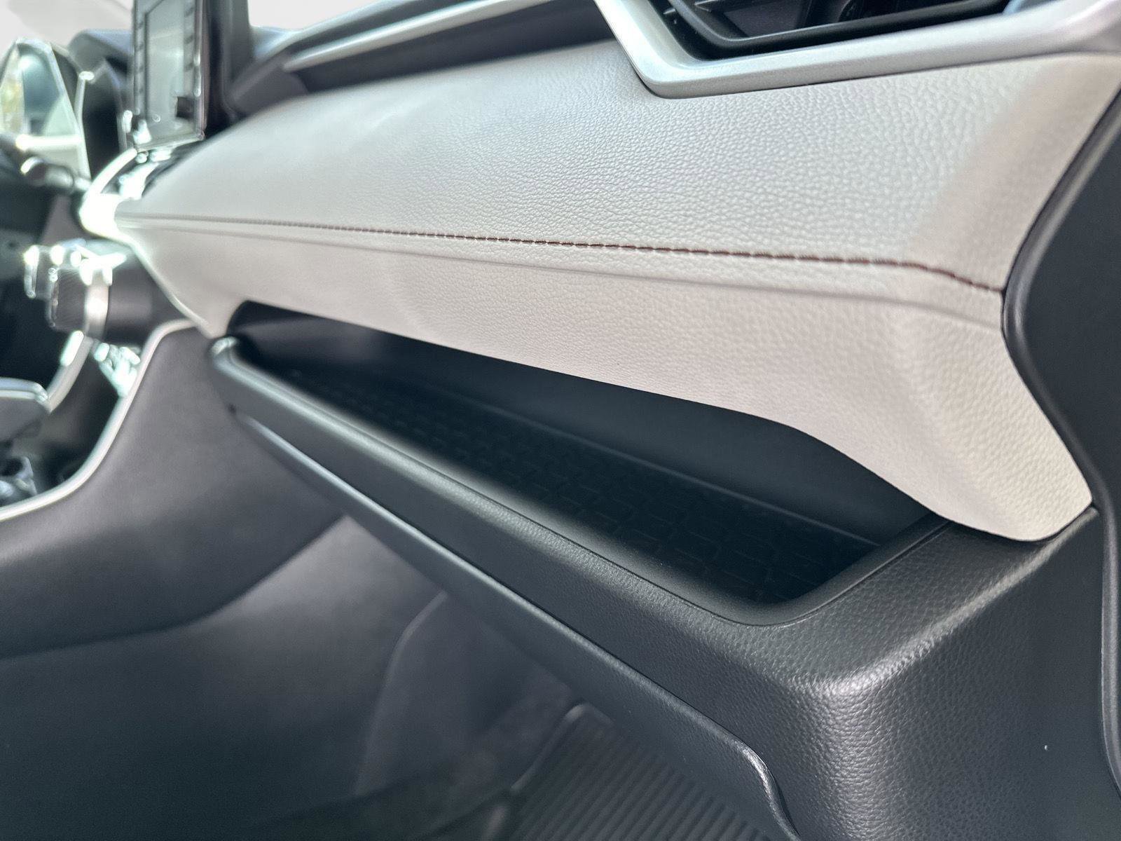 Used 2022 Toyota RAV4 XLE Premium image 35