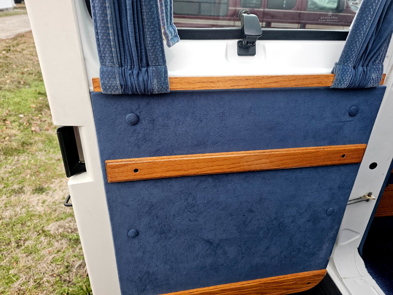 Used 1994 Dodge B2500 B250 109 WB image 21