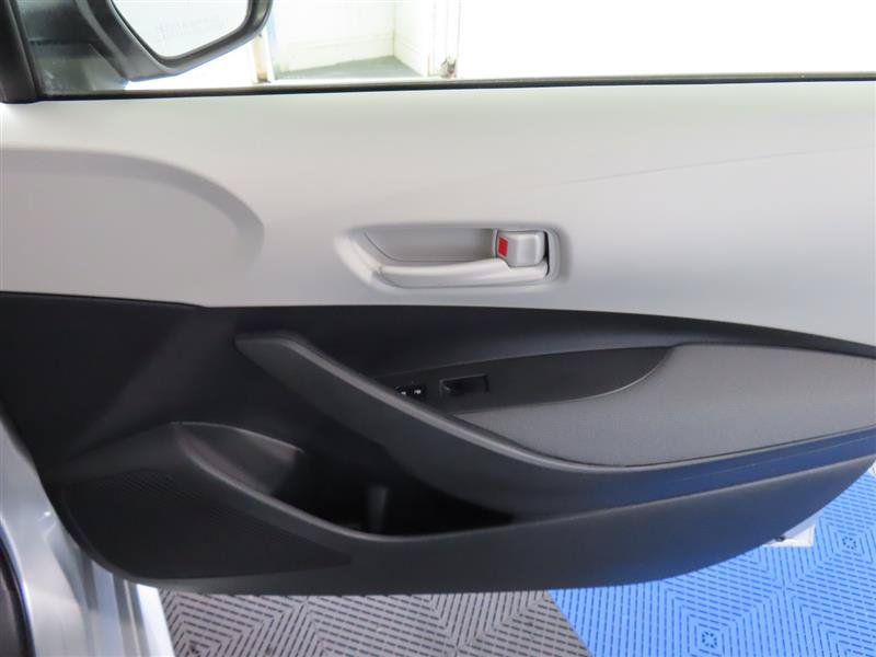 Used 2025 Toyota Corolla LE AWD/4WD image 32