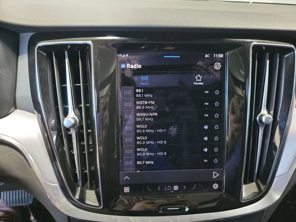 Used 2024 Volvo S60 B5 Core image 17