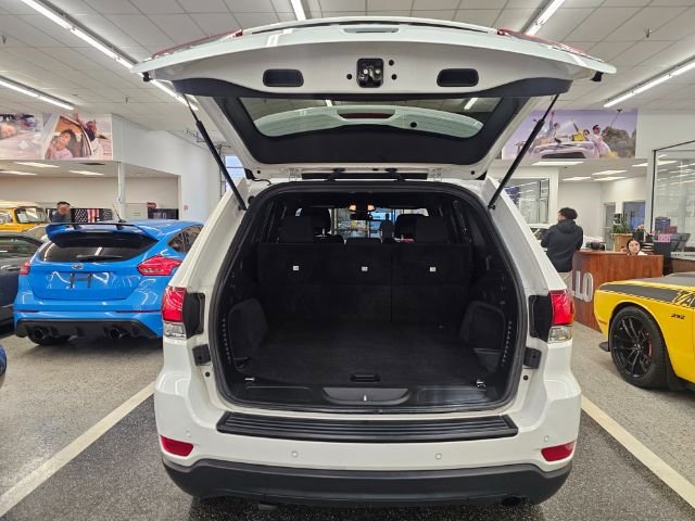 Used 2020 Jeep Grand Cherokee Laredo image 40