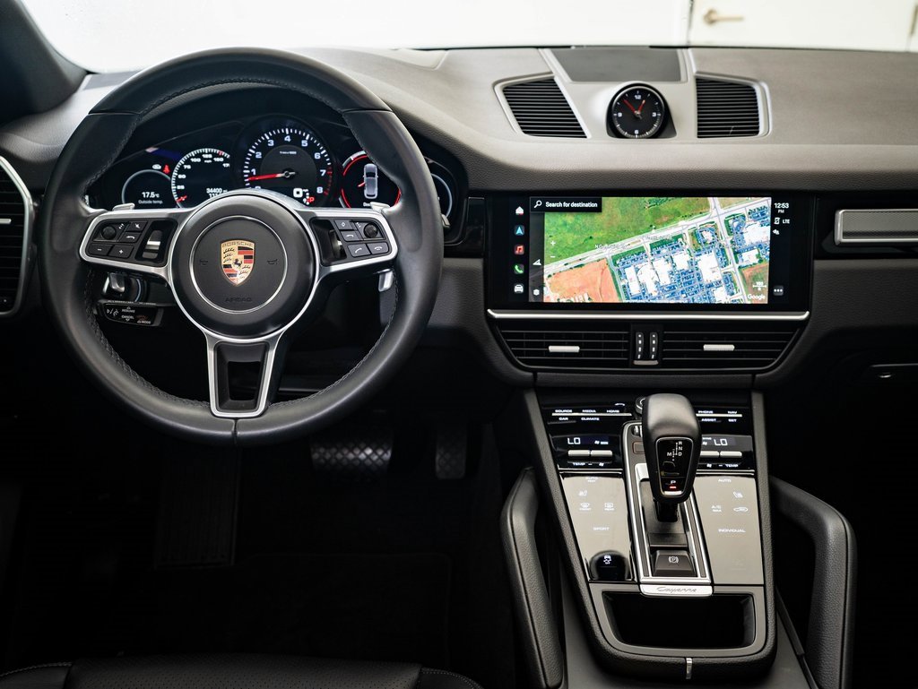 Used 2023 Porsche Cayenne Platinum Edition image 6