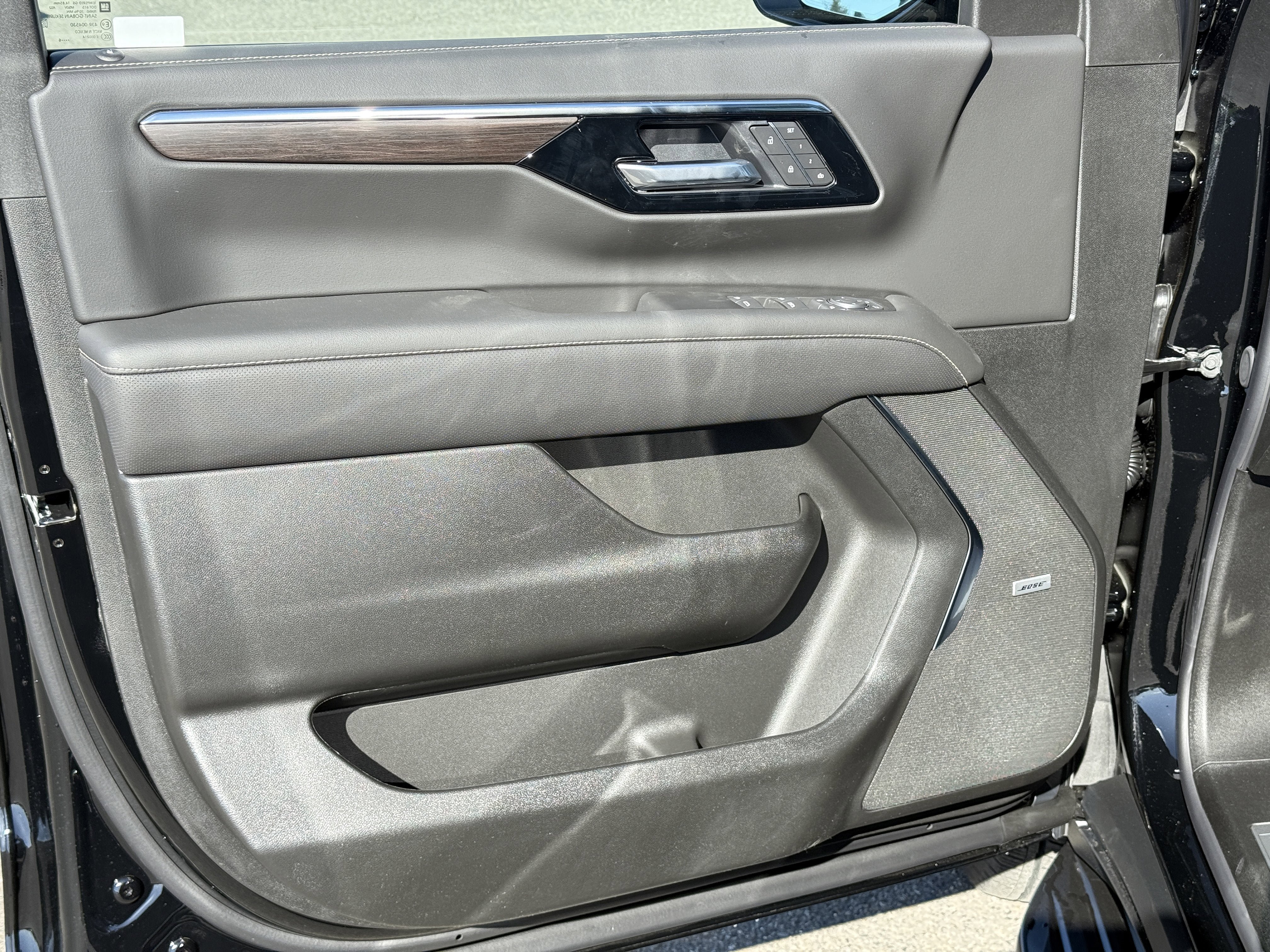 New 2026 Chevrolet Suburban Premier w/ Sun And Tow Package AWD/4WD image 9