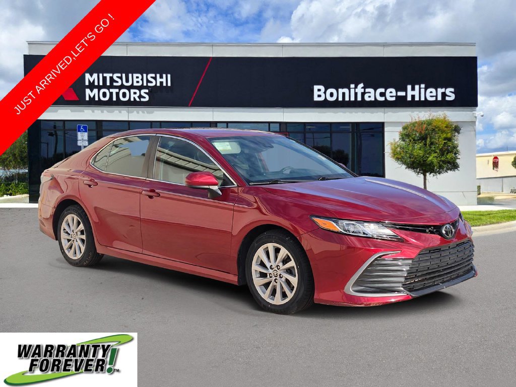 Used 2022 Toyota Camry LE FWD image 1