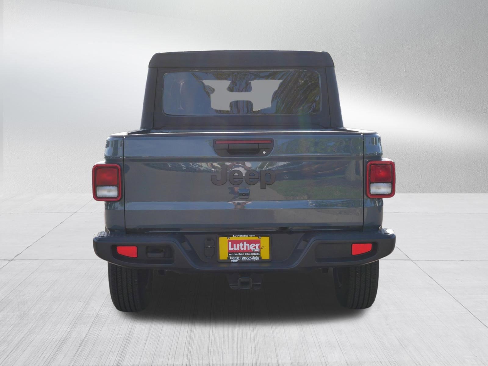Used 2025 Jeep Gladiator Sport AWD/4WD image 6
